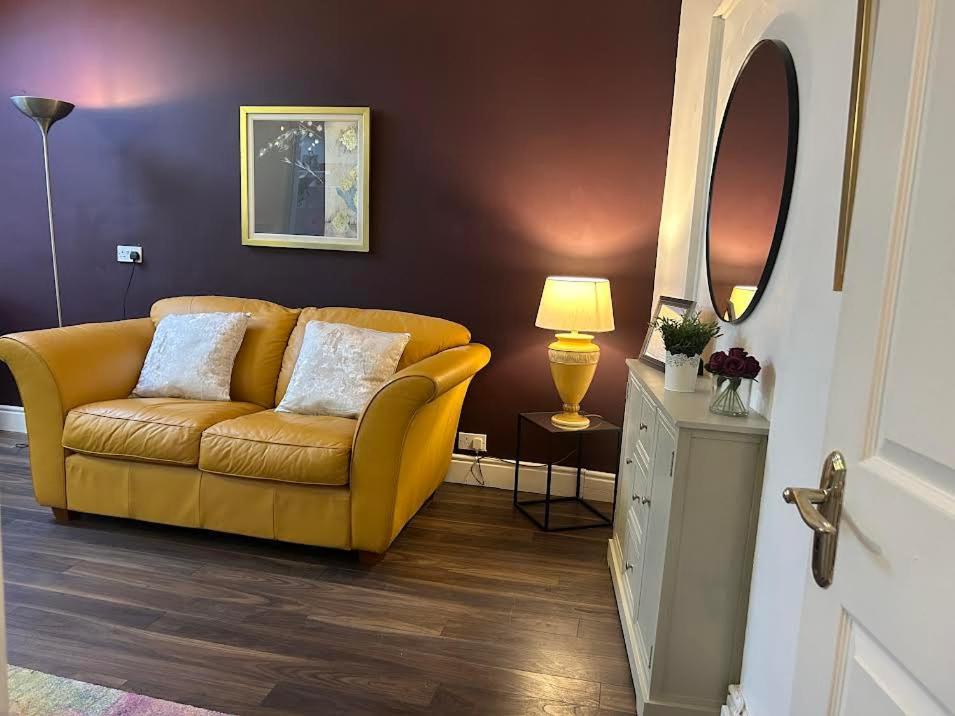 Serenity Longford Luaran gambar