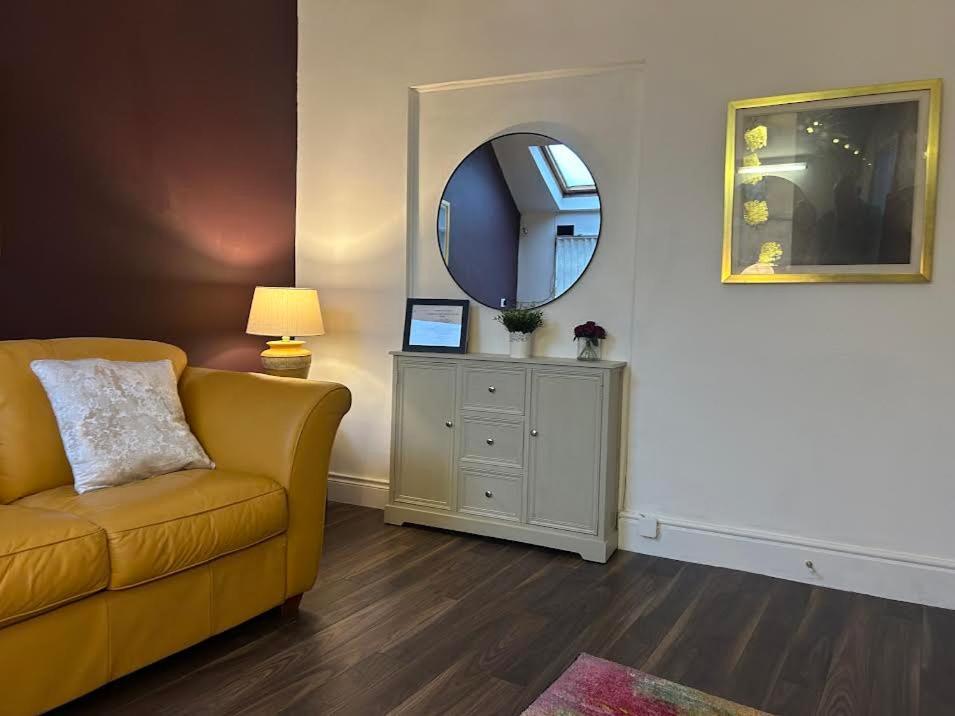 Serenity Longford Luaran gambar